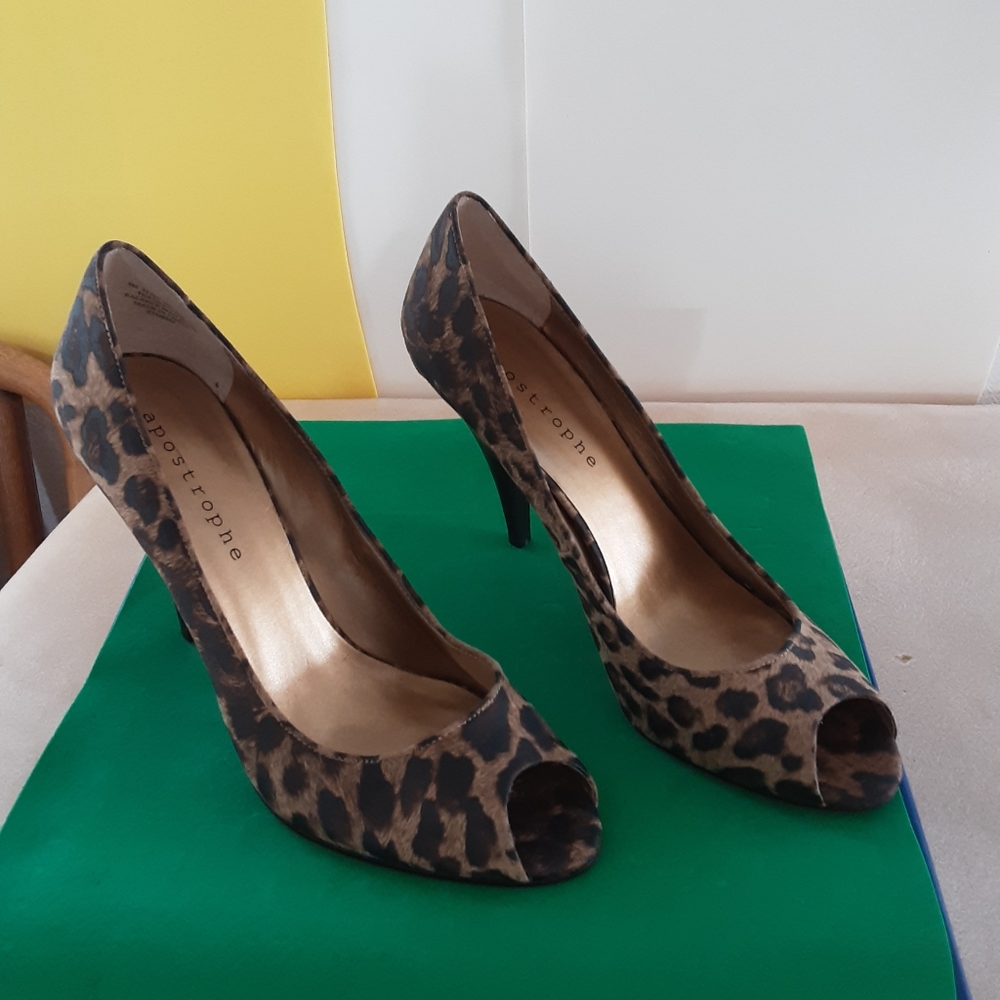 Apostrophe 453 Women's 4" Heels Leopard Print Sz 9M Preowned Good Textile Upper